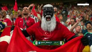 حقيقة المشجع التركي الذي قلب السوشيال ميديا